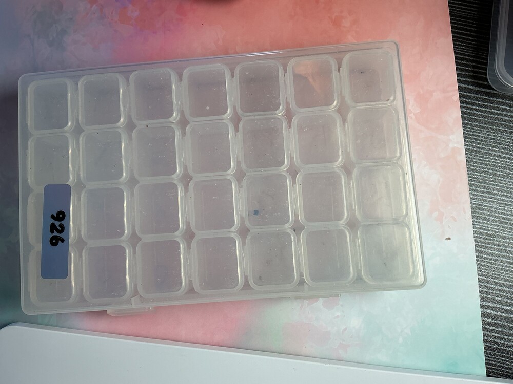 ★ 28 Compartment Clear Bead Jewelry Craft Supply Organizer Box